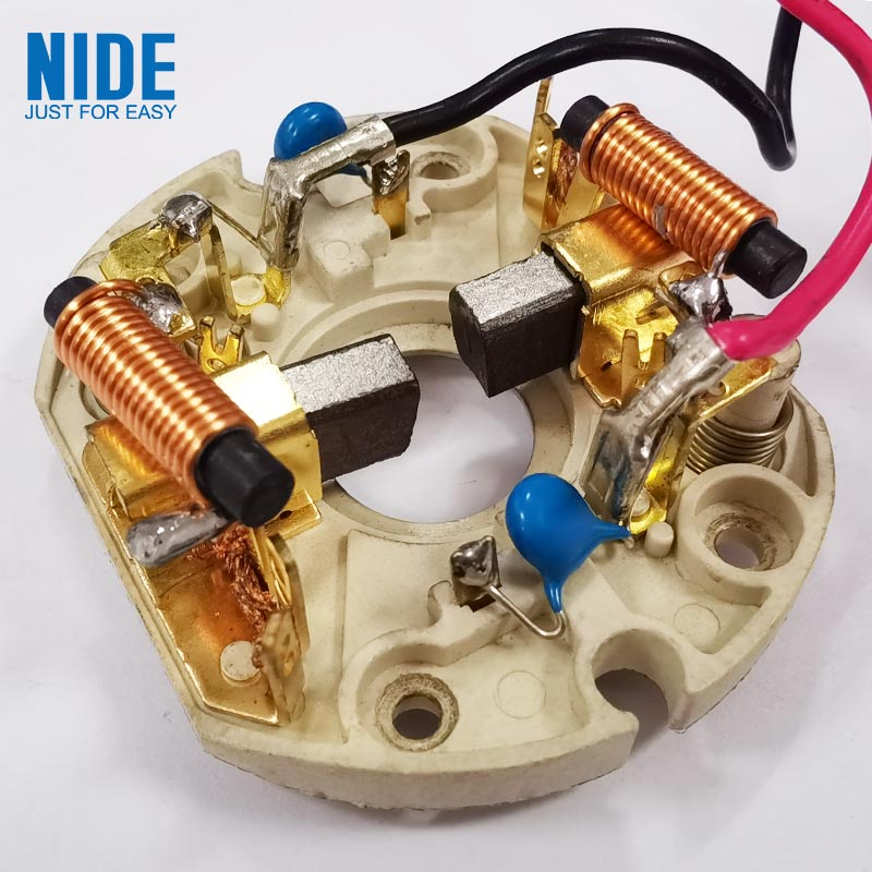 Bagaimana berus karbon meningkatkan prestasi motor dan panjang umur